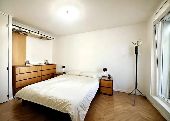 Stbg Bel Appartement Avec Balcon