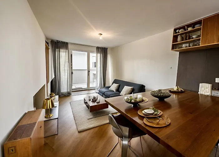 Stbg Bel Appartement Avec Balcon